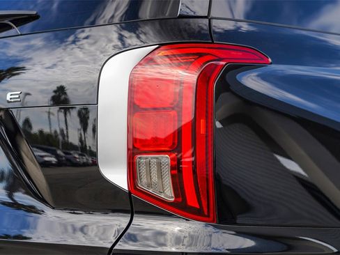 Used 2022 Hyundai Palisade Limited w/ Cargo Package image 9