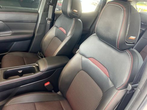 Used 2025 Nissan Kicks SR w/ SR Premium Package AWD/4WD image 5