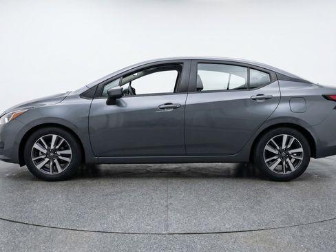 Used 2025 Nissan Versa SV FWD image 5