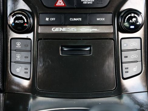Used 2016 Hyundai Genesis Coupe 3.8 RWD image 27