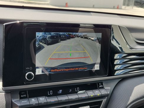 Used 2026 Toyota Camry SE FWD image 31