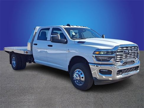 Used 2025 RAM 3500 Tradesman w/ Chrome Appearance Group image 3