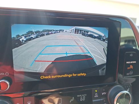 Used 2024 Toyota Highlander LE image 26