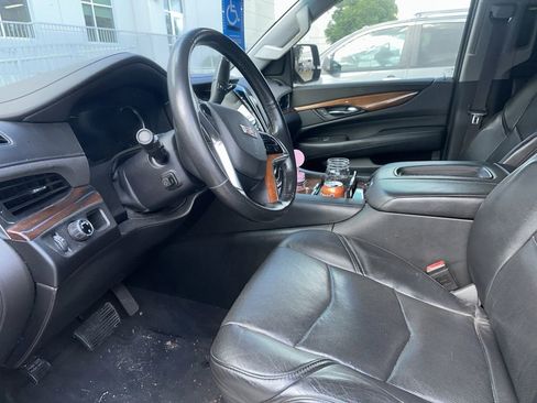 Used 2016 Cadillac Escalade ESV 2WD image 7