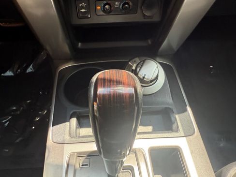 Used 2015 Toyota 4Runner Limited AWD/4WD image 21