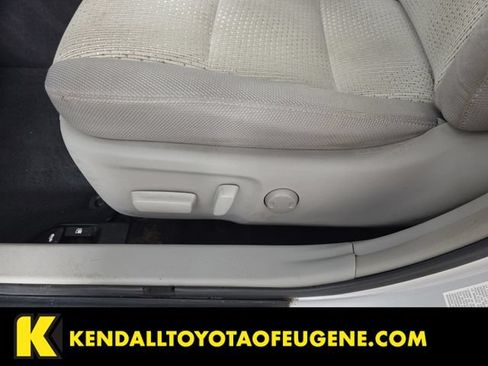 Used 2014 Toyota Camry LE FWD image 16