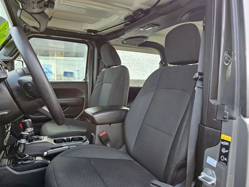 Used 2021 Jeep Wrangler Sport image 17