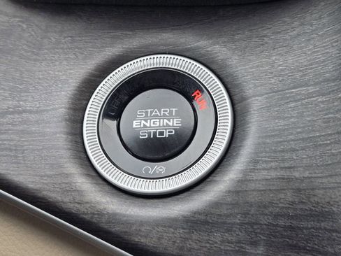 Used 2025 Jeep Grand Cherokee Limited image 20