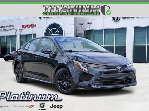 Used 2024 Toyota Corolla LE FWD image 1