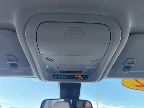 Used 2022 Chevrolet Equinox LT image 29