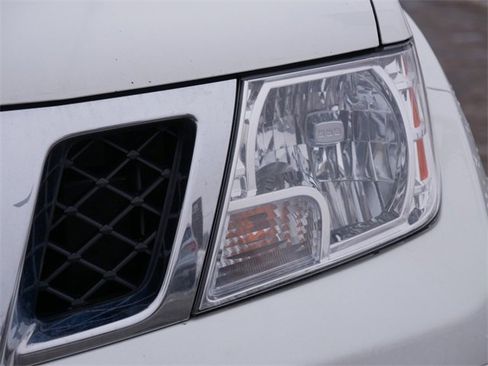 Used 2019 Nissan Frontier SV image 10