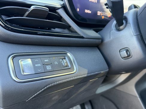 Used 2025 Buick Enclave Avenir w/ Super Cruise Package image 4