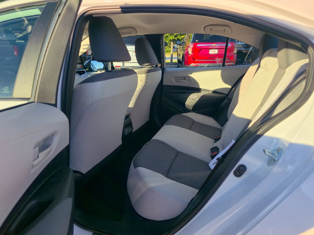 Used 2023 Toyota Corolla LE w/ Carpet Mat Package (TMS) FWD image 24