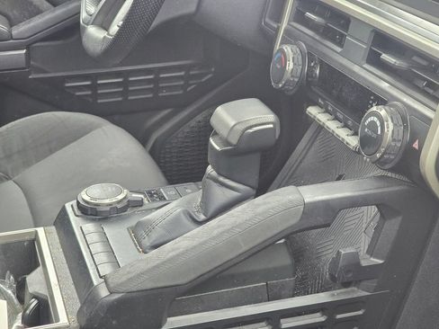 Certified 2024 Toyota Tacoma SR5 AWD/4WD image 17