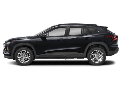 Used 2026 Chevrolet Trax LS w/ LS Convenience Package FWD image 3