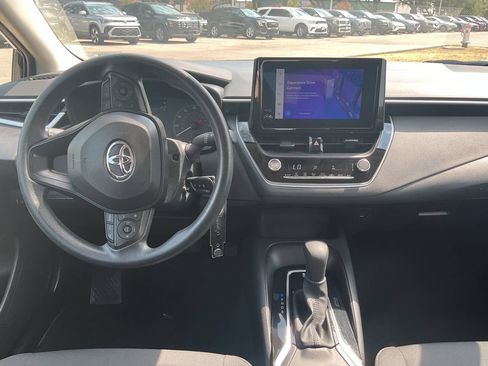 Used 2025 Toyota Corolla LE FWD image 16