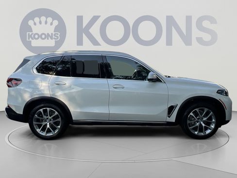 Used 2024 BMW X5 xDrive40i w/ Premium Package AWD/4WD image 7