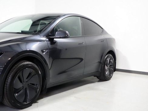 Used 2026 Tesla Model Y Long Range RWD image 61