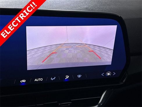 Used 2025 Chevrolet Equinox EV LT image 15