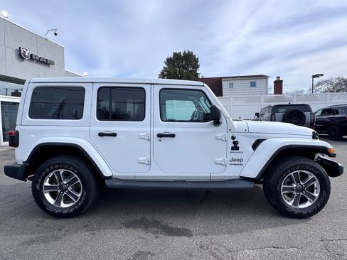 Certified 2018 Jeep Wrangler Unlimited Sahara image 8