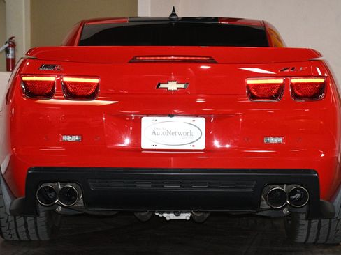 Used 2013 Chevrolet Camaro ZL1 w/ Gray Stripe Package RWD image 2