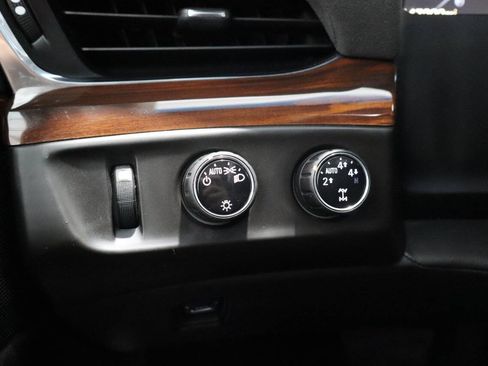 Used 2015 Cadillac Escalade Premium AWD/4WD image 19
