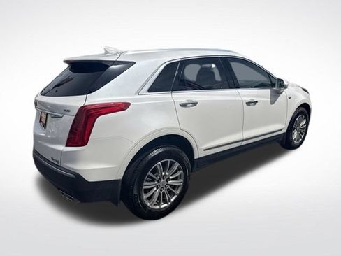 Used 2017 Cadillac XT5 Luxury w/ Driver Awareness Package FWD image 2