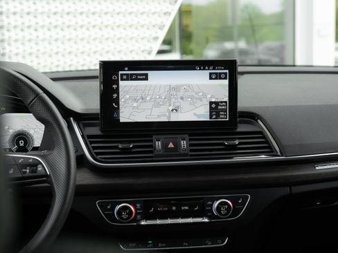Certified 2025 Audi Q5 e Premium Plus w/ Premium Plus Package AWD/4WD image 15