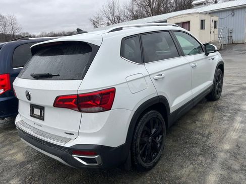 Used 2023 Volkswagen Taos SE w/ Black Wheel Package image 3