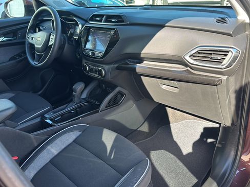 Used 2022 Chevrolet TrailBlazer LT w/ Convenience Package image 10