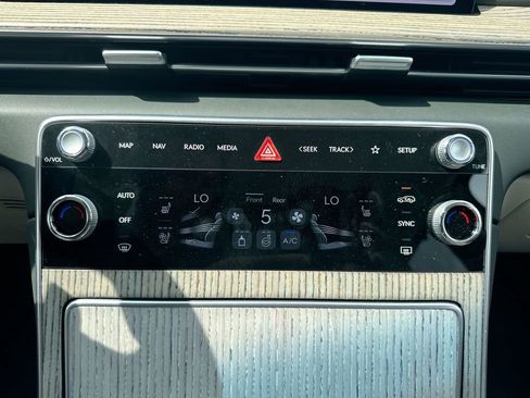 Used 2025 Genesis GV80 3.5T Prestige image 47