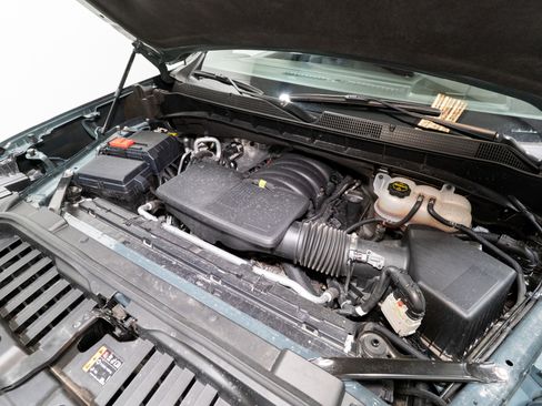 Used 2025 Chevrolet Silverado 1500 LT image 30