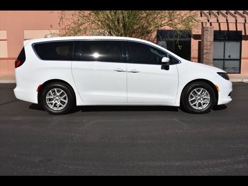 Used 2022 Chrysler Voyager LX w/ Fleet Security Group FWD image 1