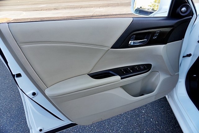 Used 2015 Honda Accord EX-L image 31
