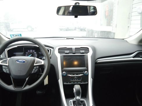 Used 2014 Ford Fusion SE image 28