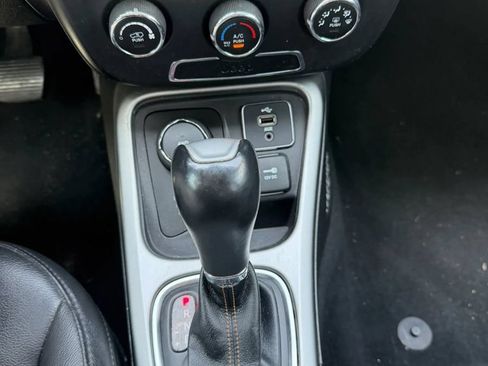 Used 2018 Jeep Compass Latitude AWD/4WD image 10