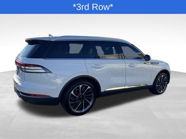 Used 2020 Lincoln Aviator Reserve w/ Equipment Group 202A AWD/4WD image 3