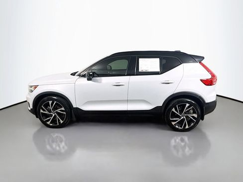 Used 2021 Volvo XC40 T5 R-Design w/ Advanced Package AWD/4WD image 4