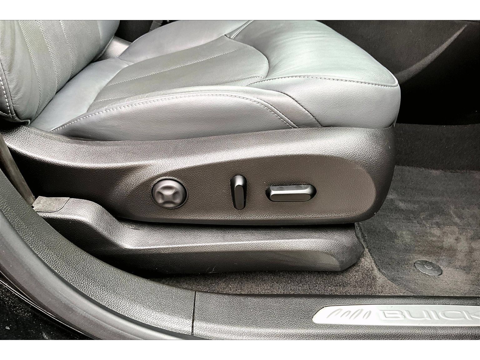 Used 2020 Buick Envision Premium AWD/4WD image 50
