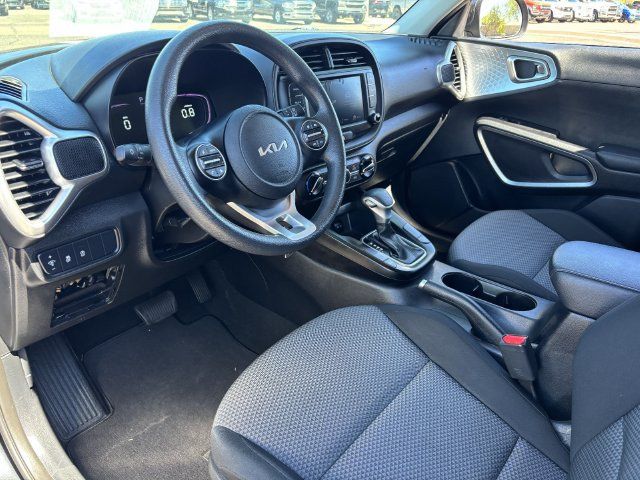 Used 2023 Kia Soul LX w/ Option Group 015 FWD image 18