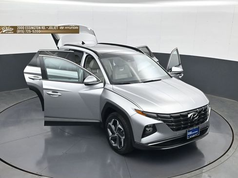 Certified 2024 Hyundai Tucson Limited AWD/4WD image 29
