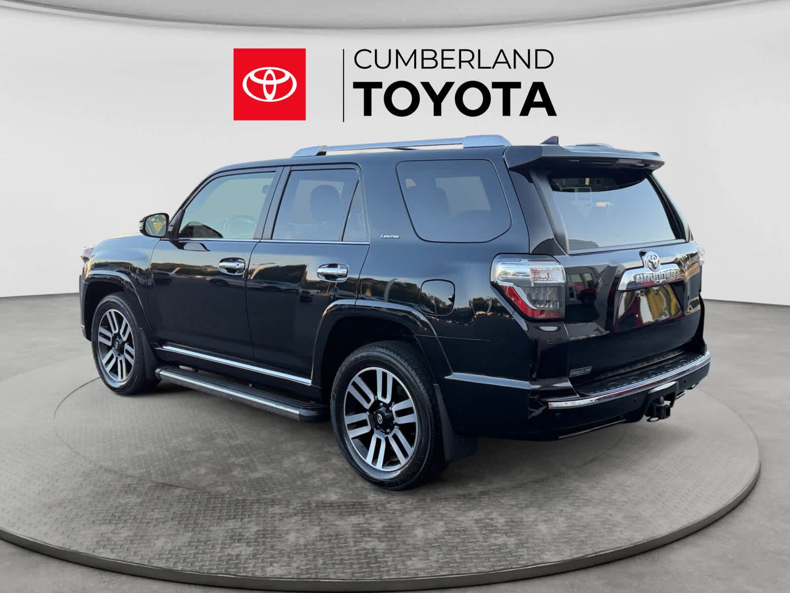 Used 2023 Toyota 4Runner Limited AWD/4WD image 3