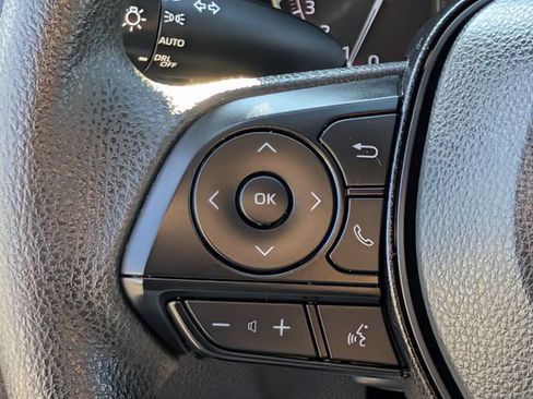 Used 2025 Toyota RAV4 XLE FWD image 21
