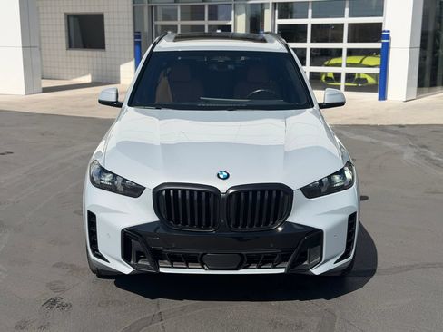 Used 2024 BMW X5 xDrive40i w/ M Sport Package AWD/4WD image 8