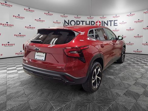 Used 2024 Chevrolet Trax RS w/ Driver Confidence Package image 7