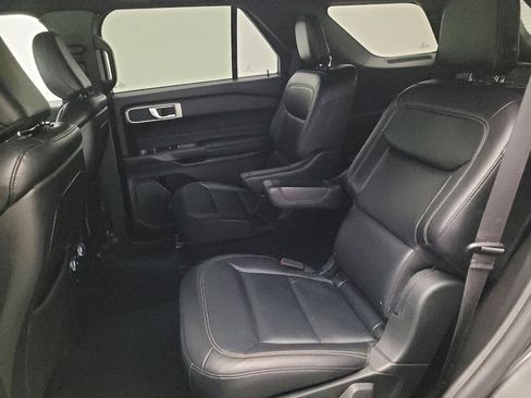 Used 2020 Ford Explorer XLT w/ Equipment Group 202A RWD image 18