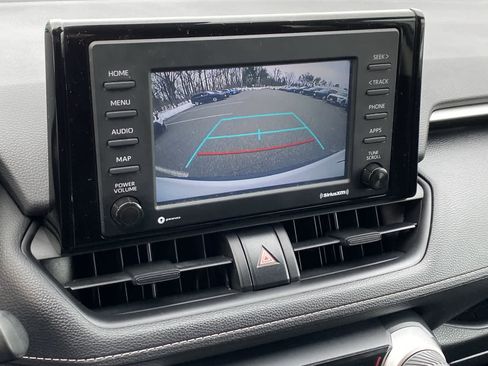 Used 2021 Toyota RAV4 LE image 30