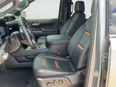 Used 2023 GMC Sierra 1500 AT4 w/ AT4 Premium Package AWD/4WD image 17