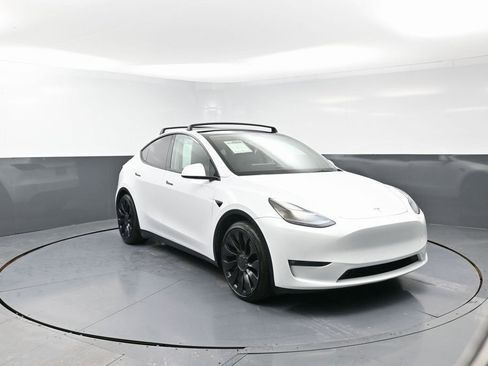 Used 2022 Tesla Model Y Performance image 7