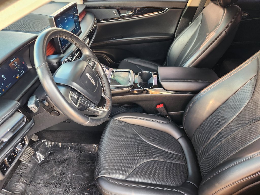 Used 2023 Lincoln Nautilus Reserve AWD/4WD image 12